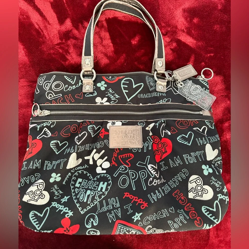 Coach signature POPPY Rare Graffiti Heart Tote vgc - Picture 1 of 11